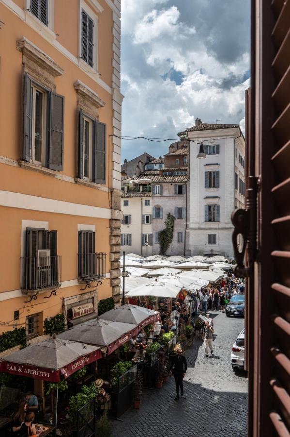 Apartmán Campo De Fiori Chic Řím Exteriér fotografie